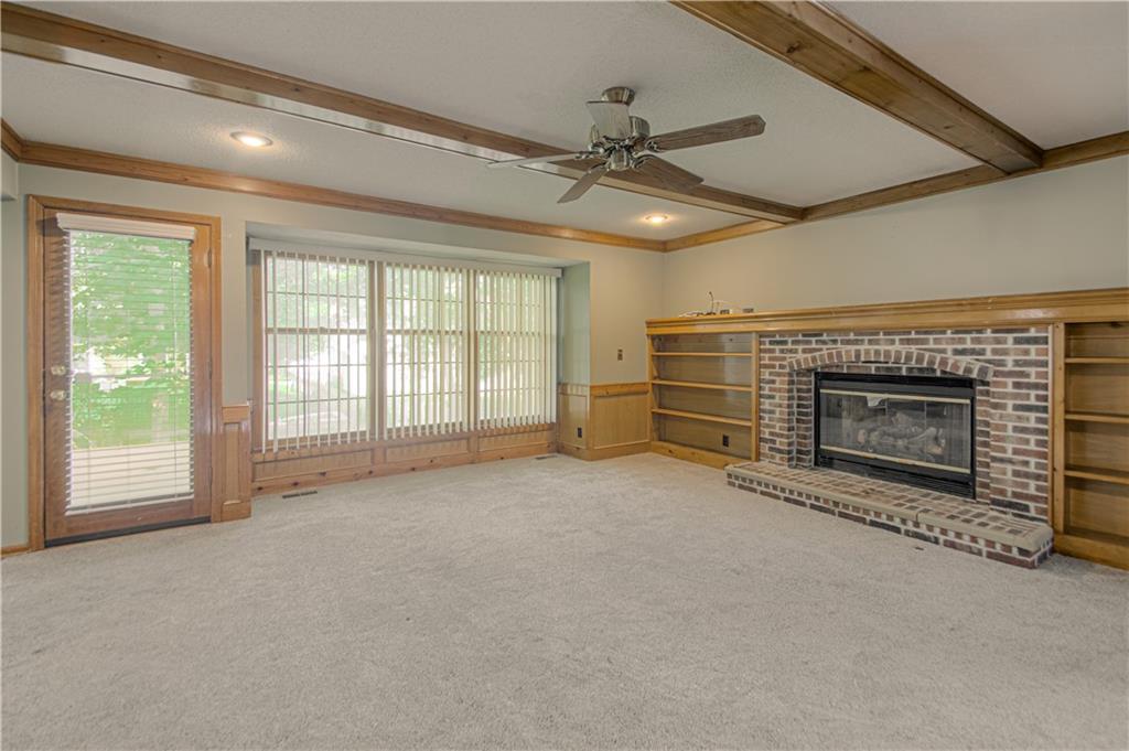 8209 Bell Road Lenexa, KS 66219 - Photo 10 of 49