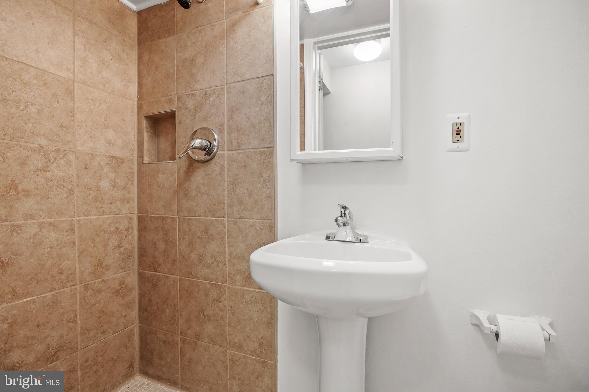 14827 Hammersmith Circle Silver Spring, MD 20906 - Photo 18 of 23