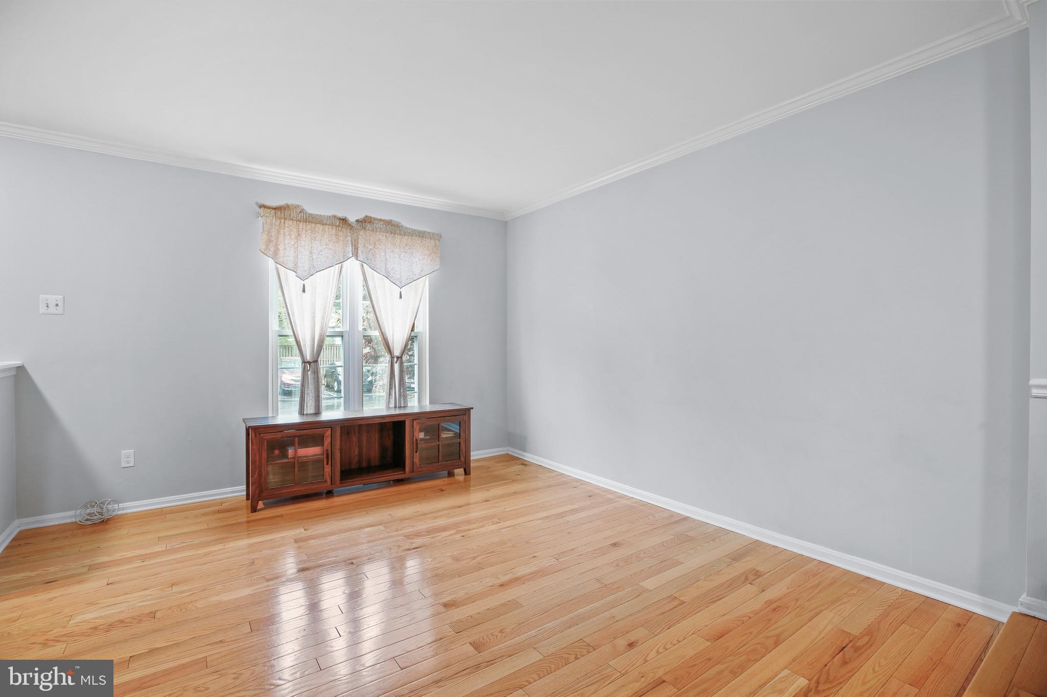 14827 Hammersmith Circle Silver Spring, MD 20906 - Photo 3 of 23