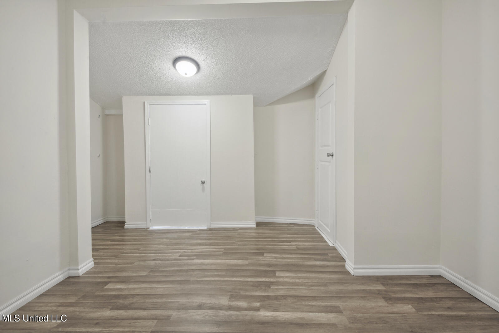 4504 Jamestown Road Moss Point, MS 39563 - Photo 5 of 16 013_1600x1067_mls_1600x1067