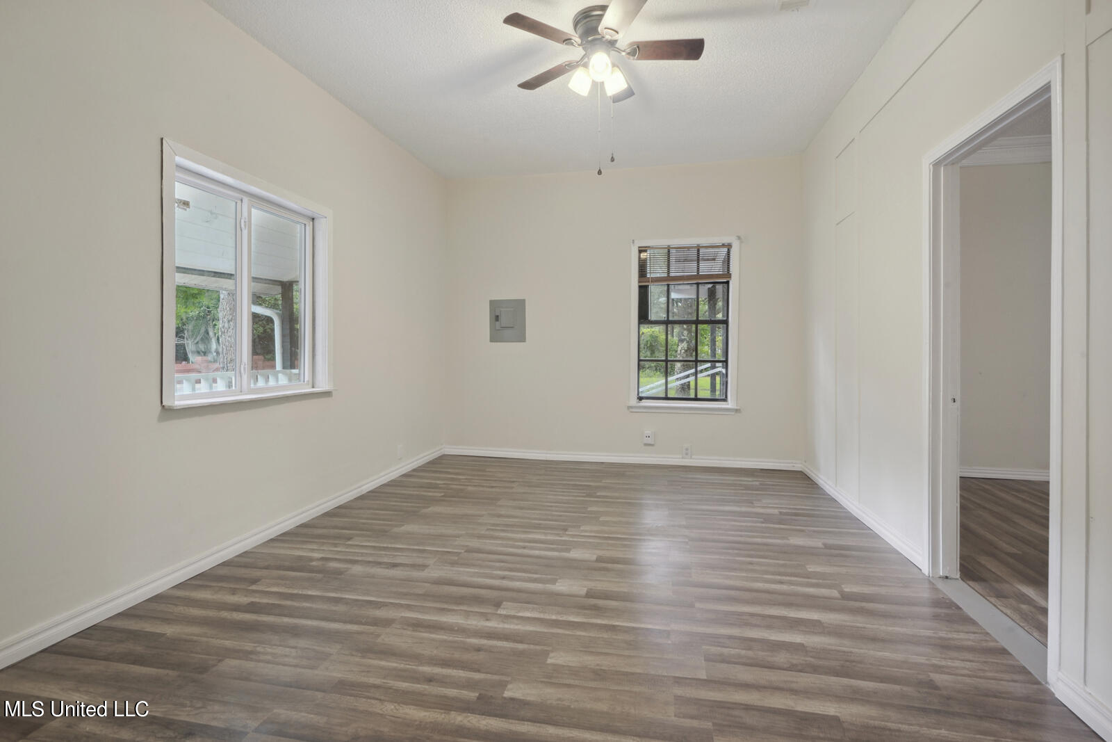 4504 Jamestown Road Moss Point, MS 39563 - Photo 10 of 16 006_1600x1067_mls_1600x1067