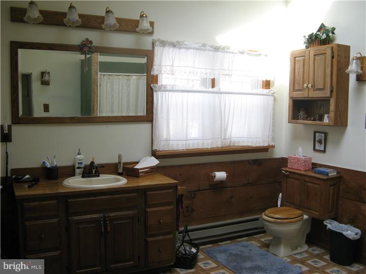 429 Ridge Road Telford, PA 18969 - Photo 11 of 13 Bathroom