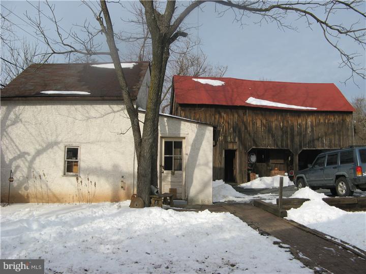 429 Ridge Road Telford, PA 18969 - Photo 4 of 13 Exterior Back