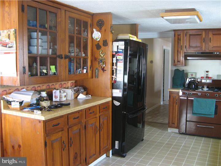429 Ridge Road Telford, PA 18969 - Photo 7 of 13 Kitchen