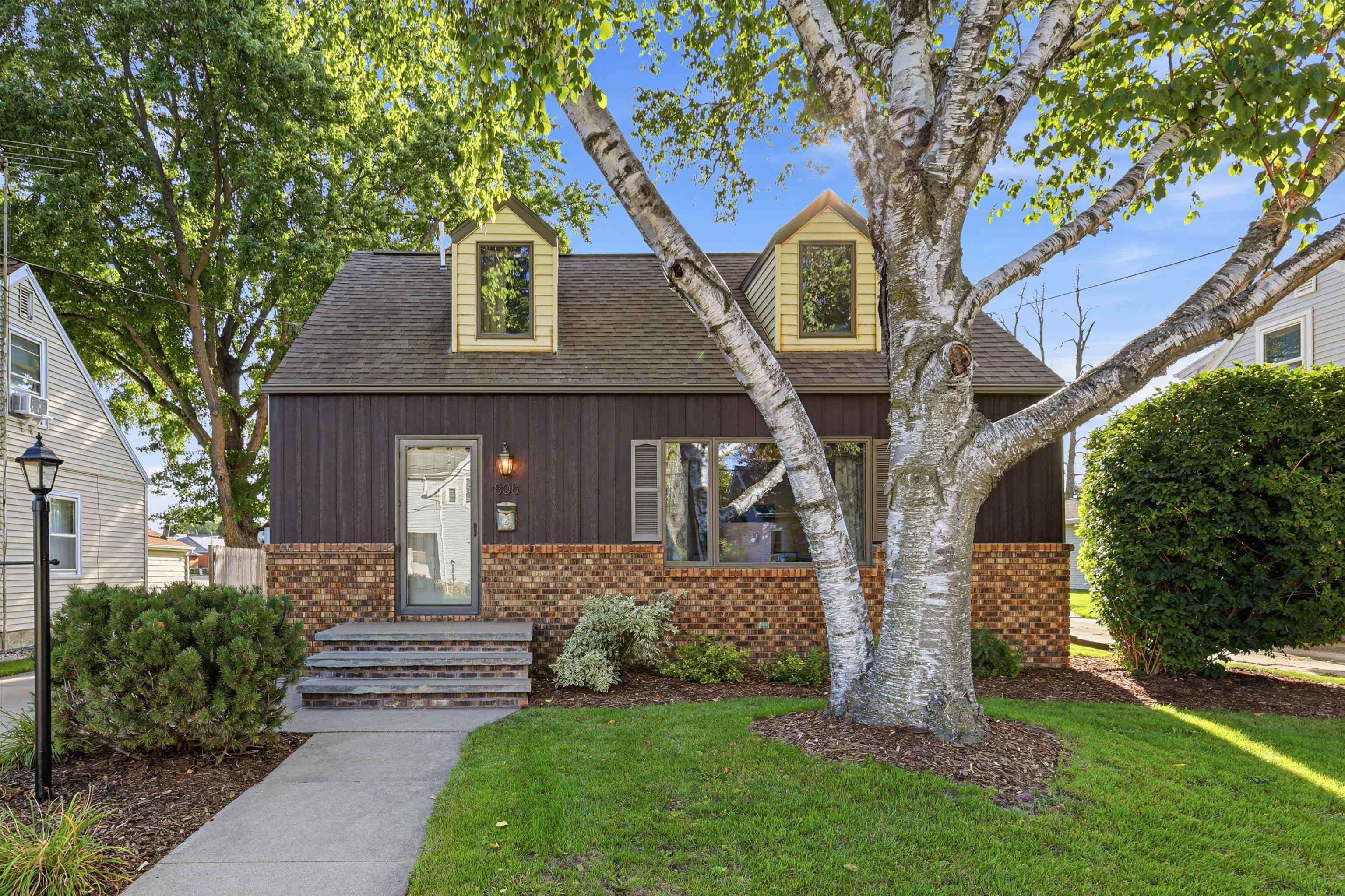 808 Grand Avenue Little Chute, WI 54140 - Photo 2 of 31 Gallery Image 2