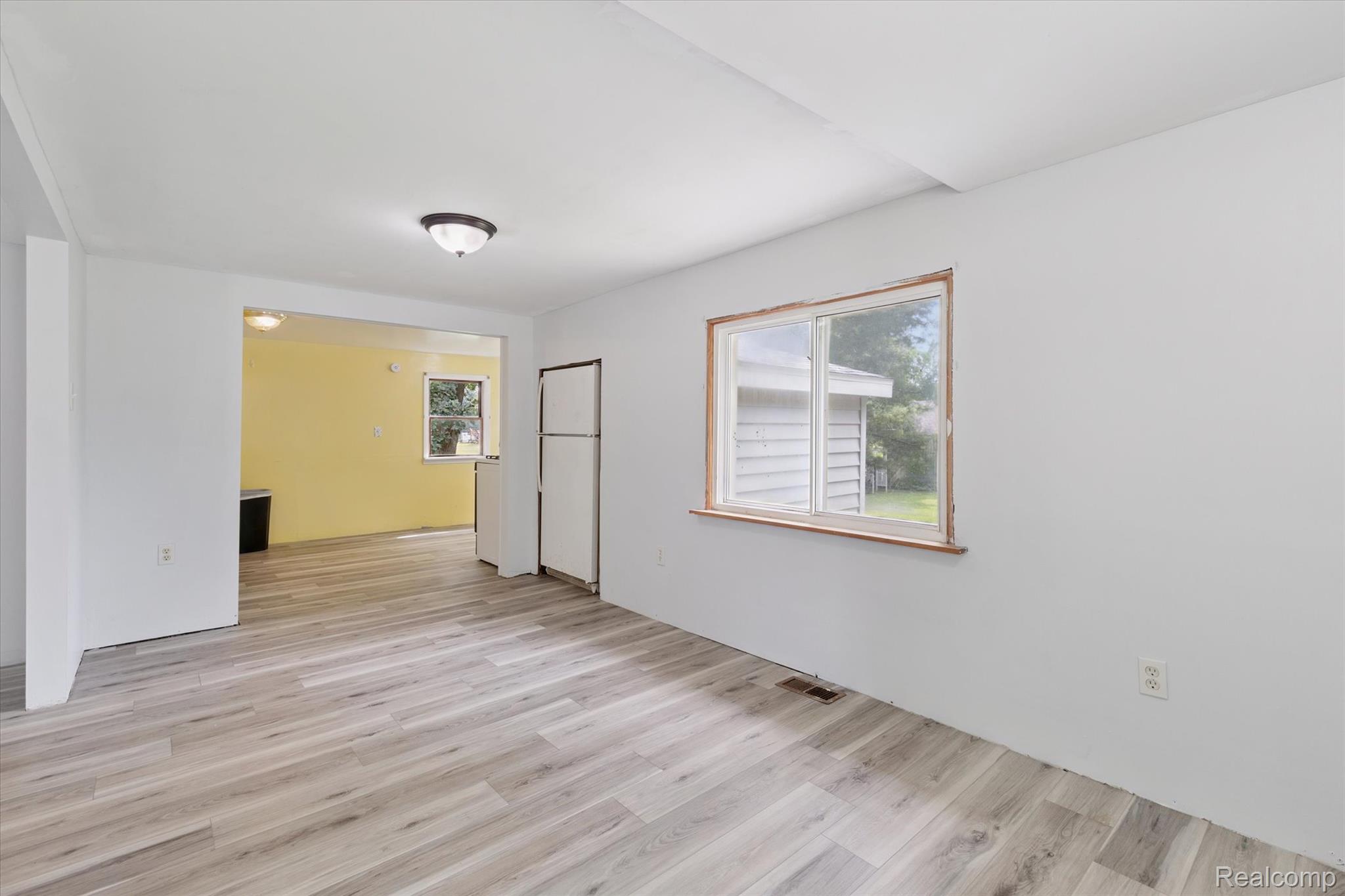 37801 Ash Road New Boston, MI 48164 - Photo 12 of 39 16-37801-Ash-Rd-New-Boston-MI-48164-WindowStill-10.jpg