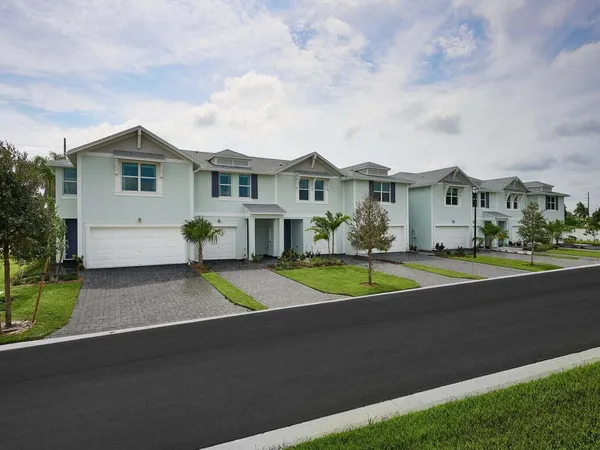 $2,500 | 423 Salisbury Circle, Fort Pierce, FL 34982