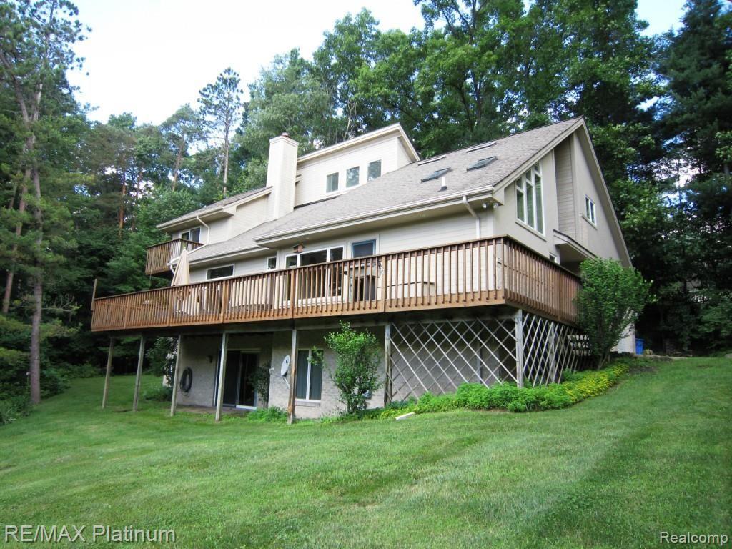 10621 Hibner Road Hartland, MI 48353 - Photo 1 of 40 IMG_4290.jpg