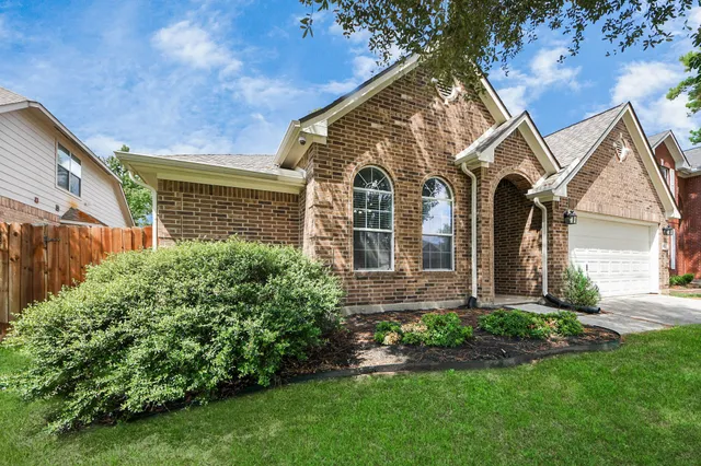 $2,200 | 19123 Center Park Drive, Spring, TX 77373