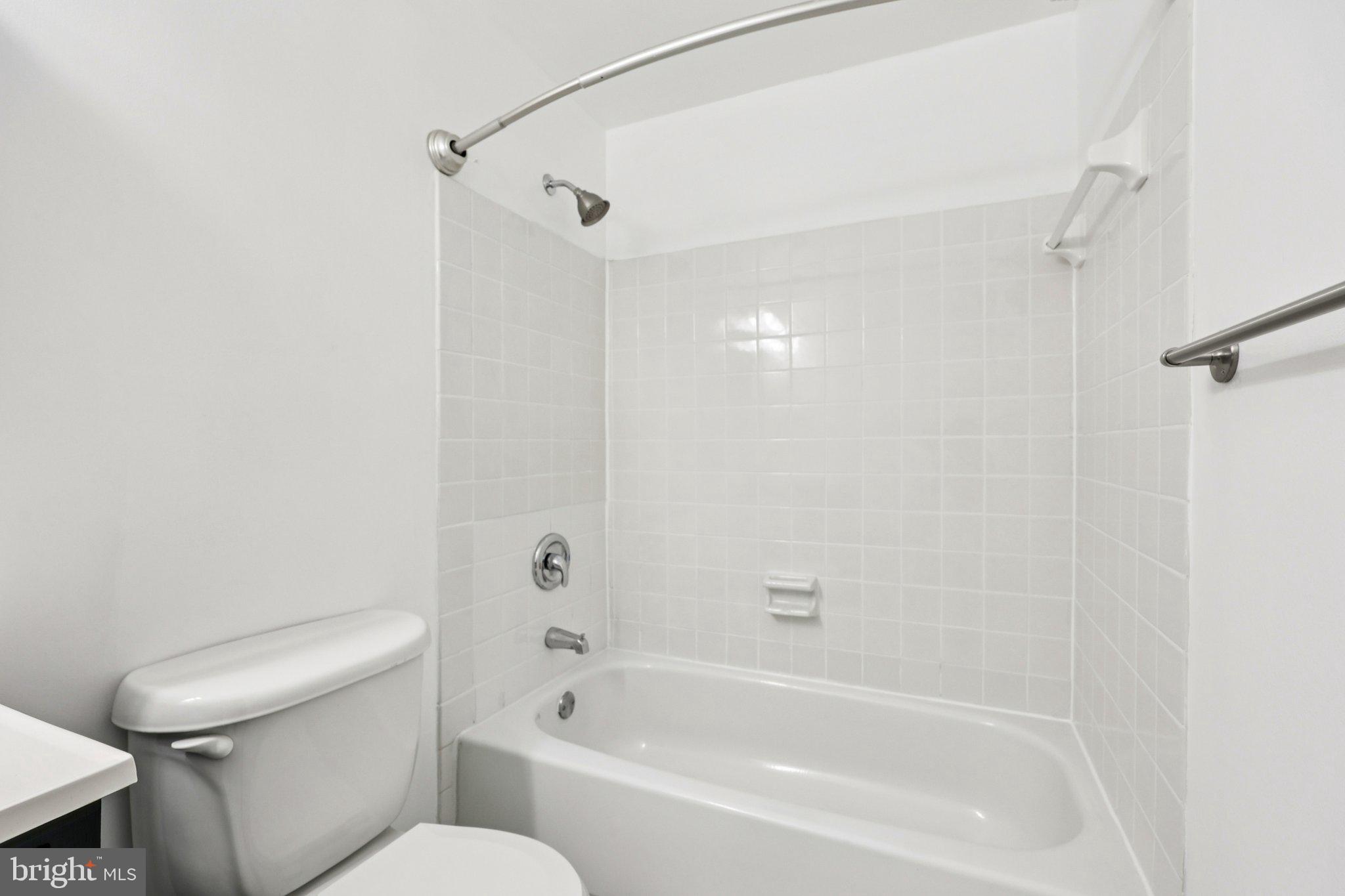 502 Giles Place Sterling, VA 20164 - Photo 36 of 43 Bathroom View