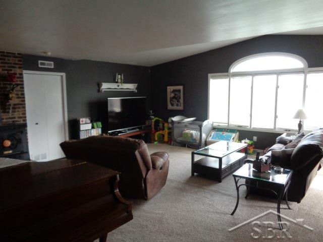 17411 Geddes Road Hemlock, MI 48626 - Photo 8 of 29 Family Room