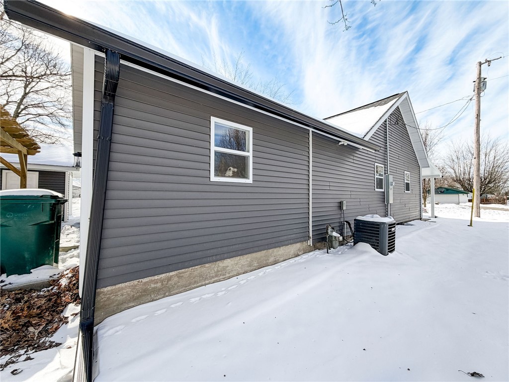 804 Southwest 3rd Street Casey, IL 62420 - Photo 32 of 33