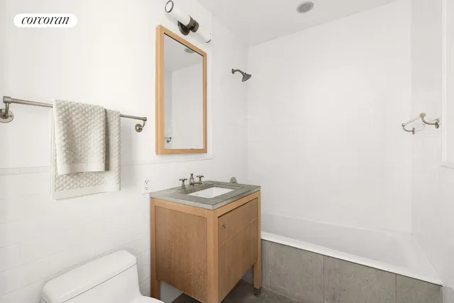 $4,250,000 | 245 West 99th Street, Unit 17B | Upper West Side