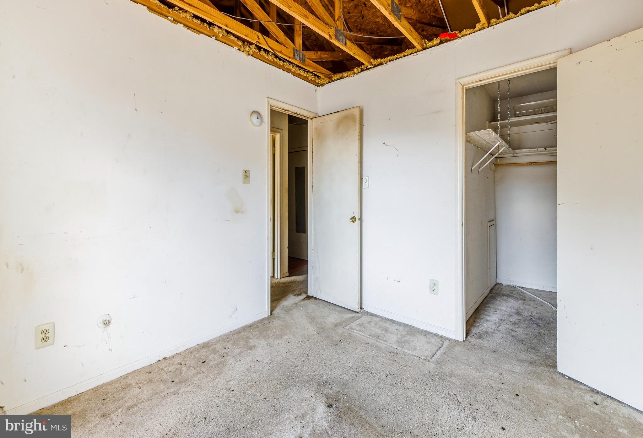 79 Edinshire Road Sicklerville, NJ 08081 - Photo 10 of 11 a view of a hallway with closet
