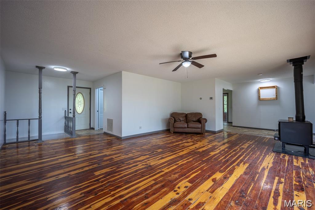 10300 Prescott Road Licking, MO 65542 - Photo 6 of 51