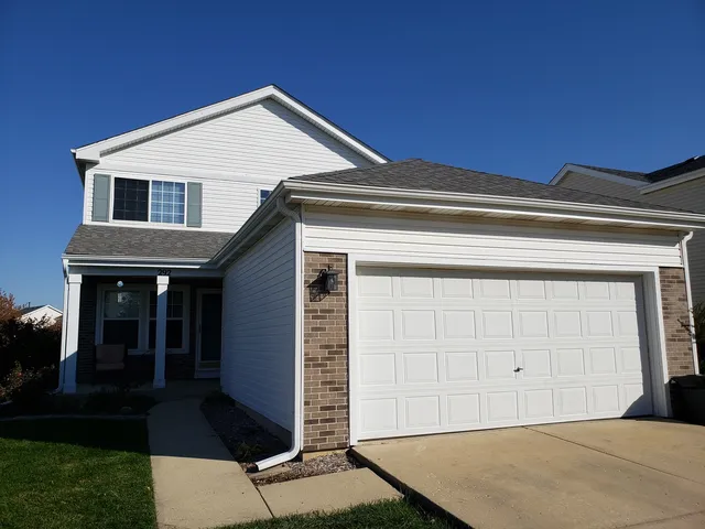 $2,300 | 292 Waterbury Circle, Oswego, IL 60543