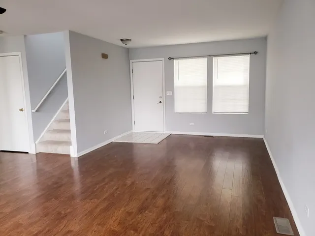 $2,300 | 292 Waterbury Circle, Oswego, IL 60543