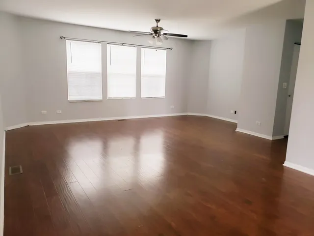 $2,300 | 292 Waterbury Circle, Oswego, IL 60543