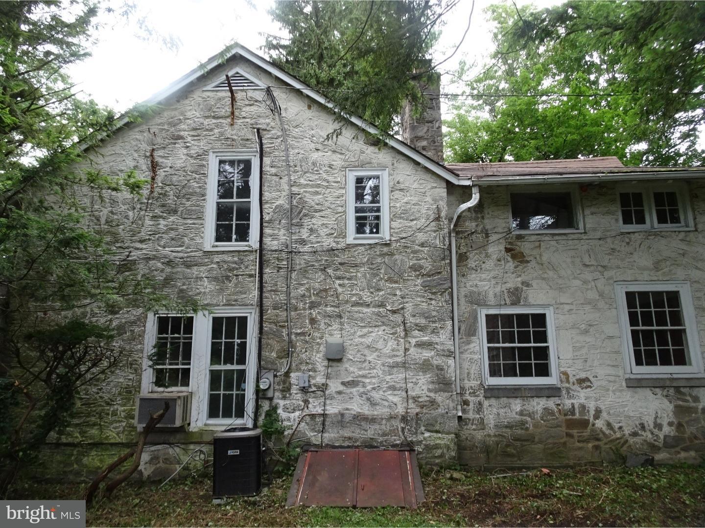 632 Ashbourne Road Cheltenham, PA 19012 - Photo 4 of 25