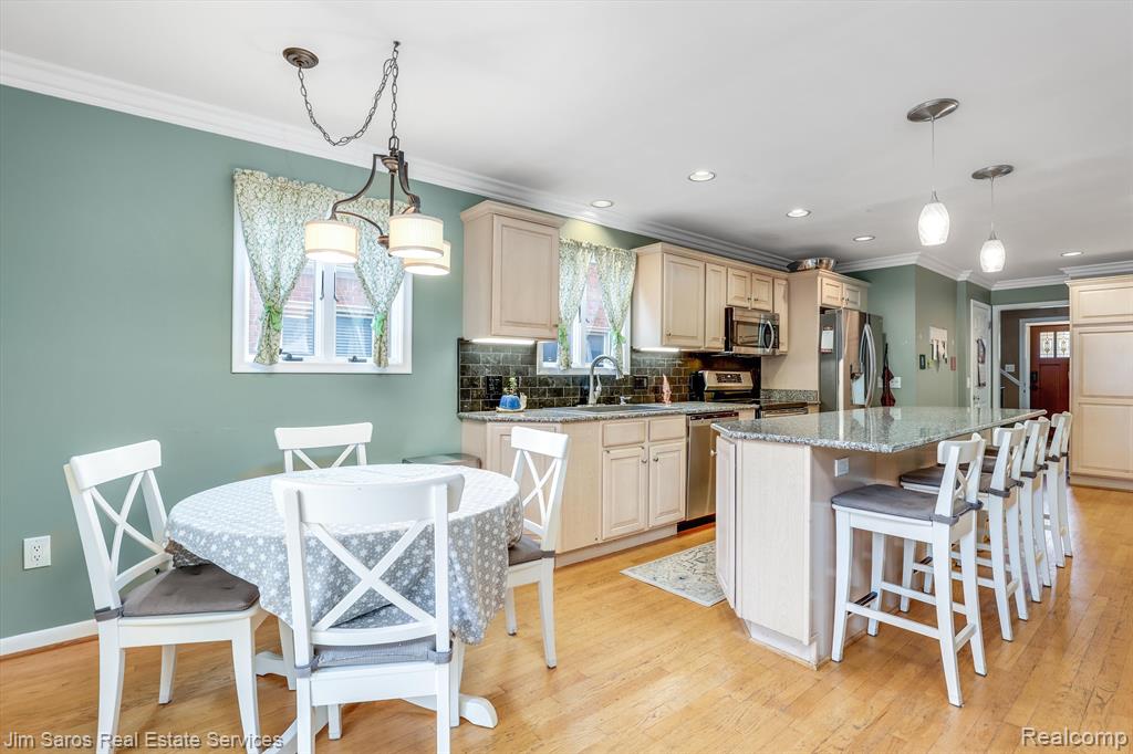 1838 Prestwick Road Grosse Pointe Woods, MI 48236 - Photo 6 of 26