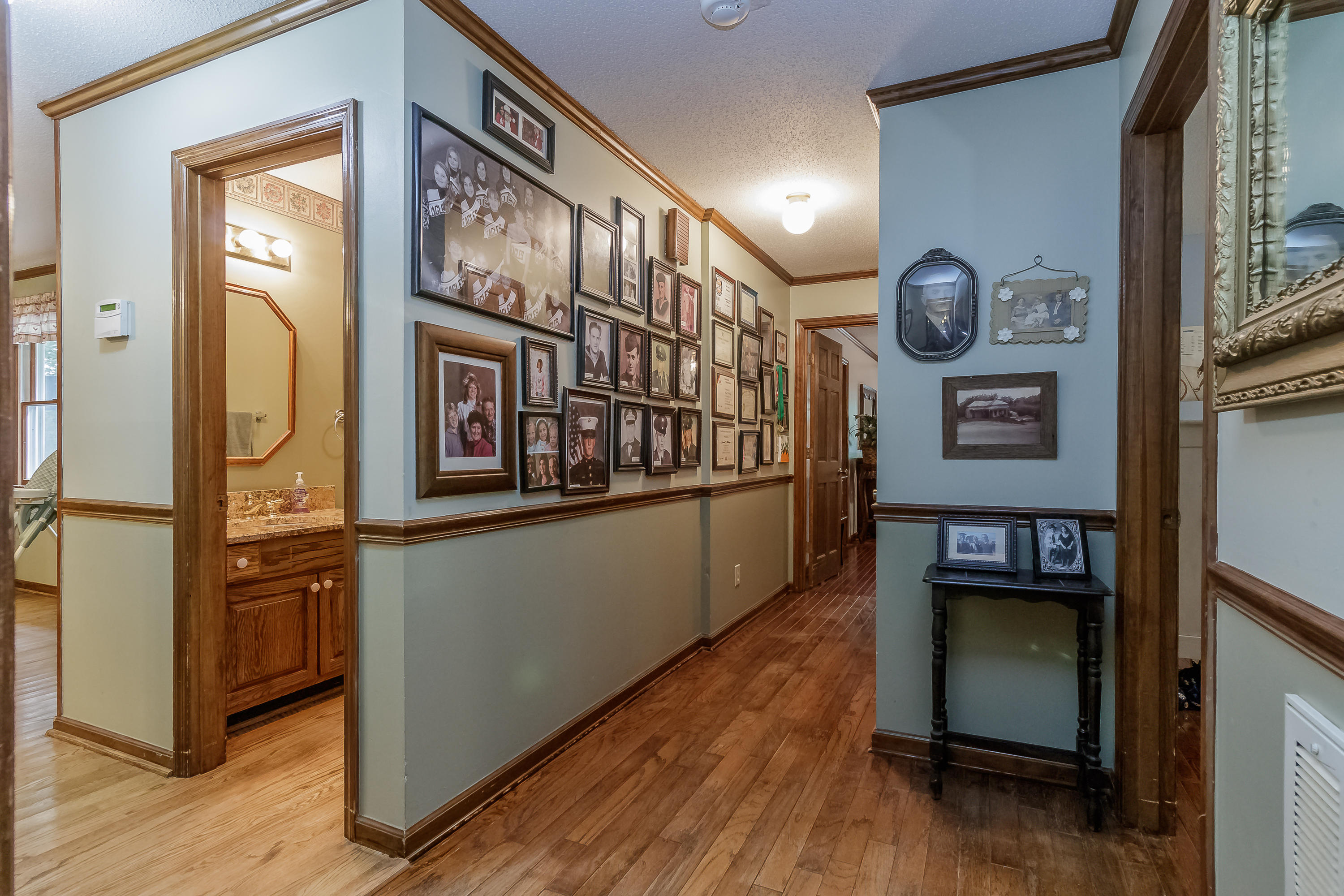 1626 Round Pond Road LaFayette, GA 30728 - Photo 15 of 46 Hallway