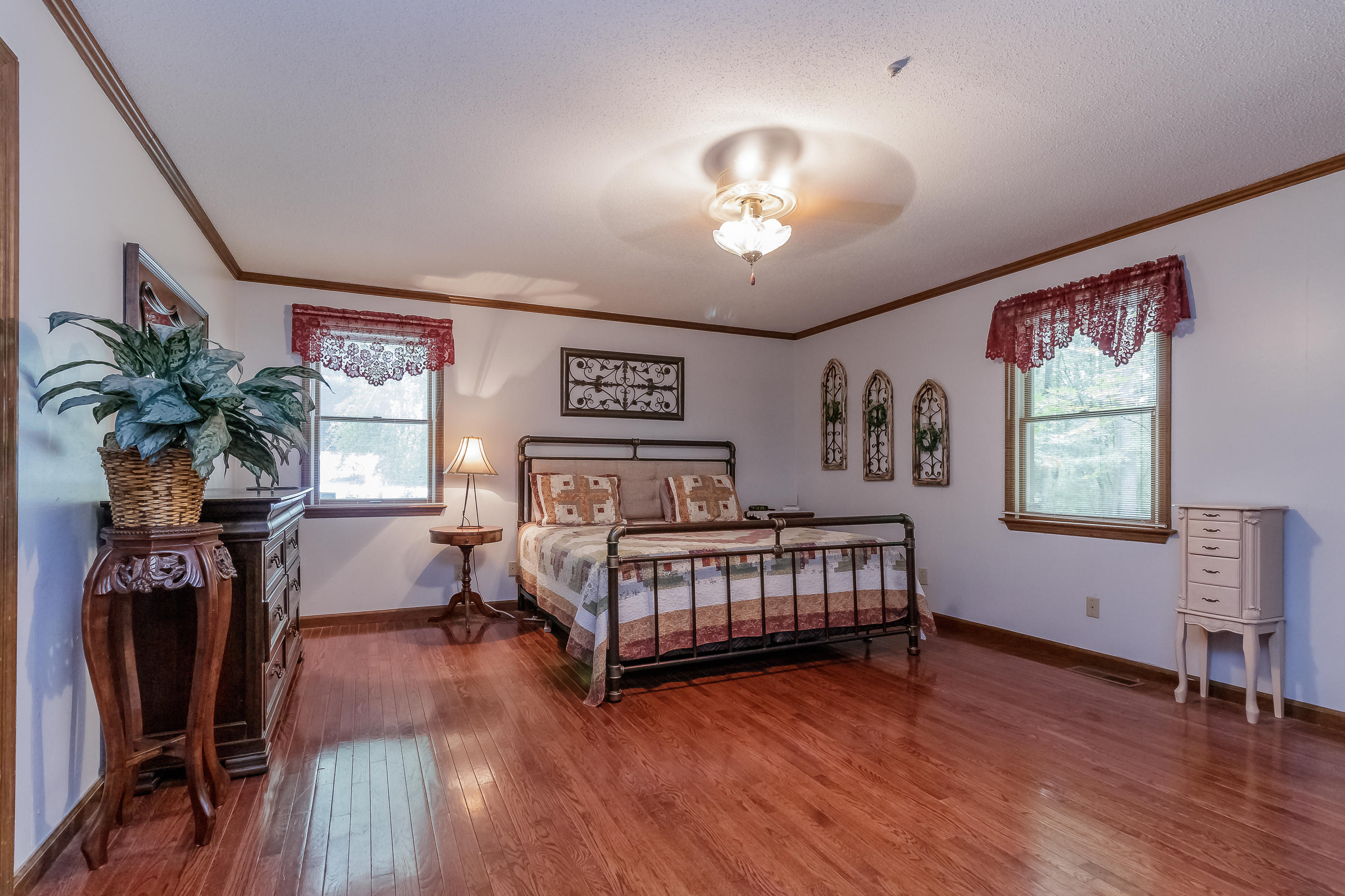 1626 Round Pond Road LaFayette, GA 30728 - Photo 17 of 46 Master Bedroom