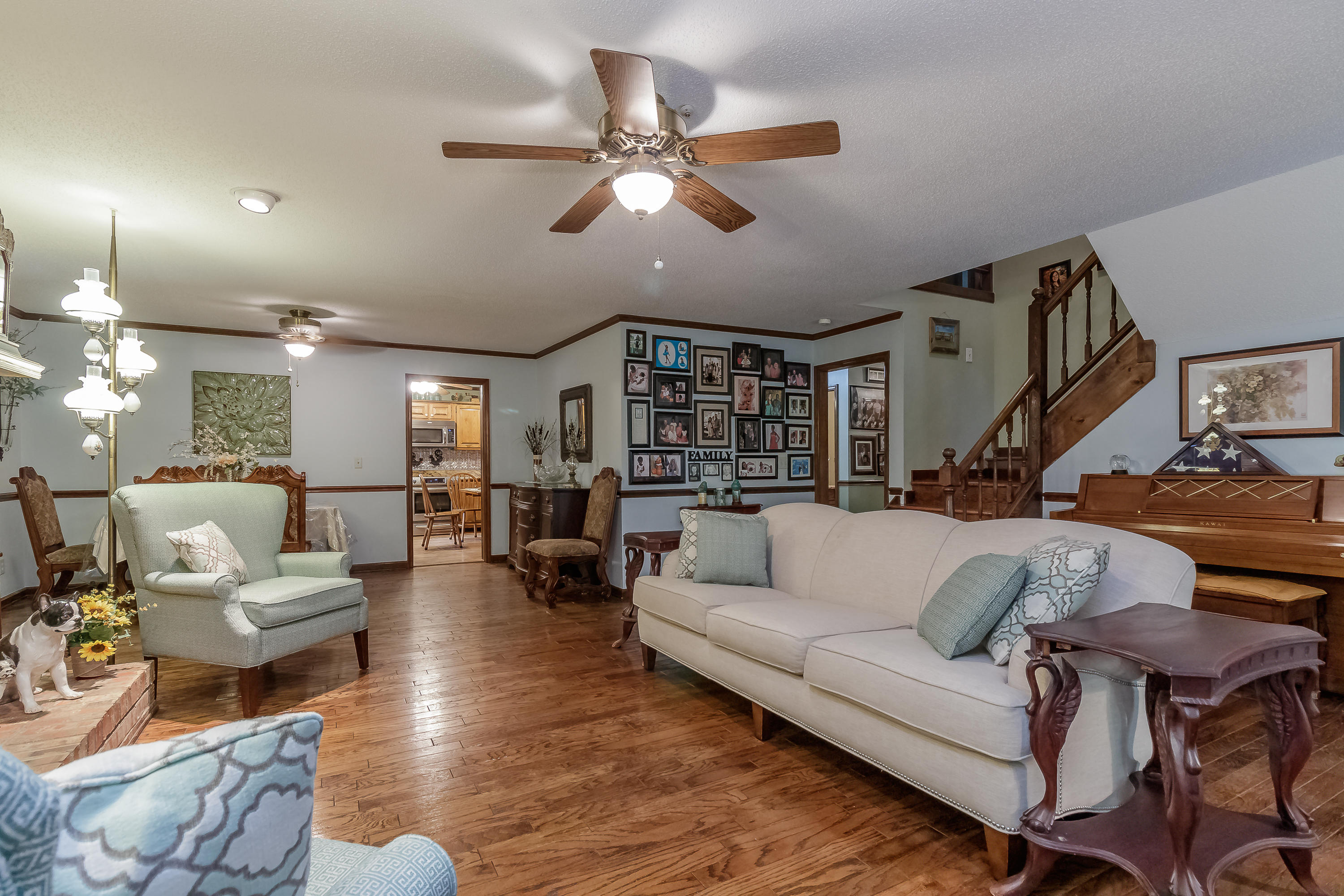 1626 Round Pond Road LaFayette, GA 30728 - Photo 4 of 46 Living Room