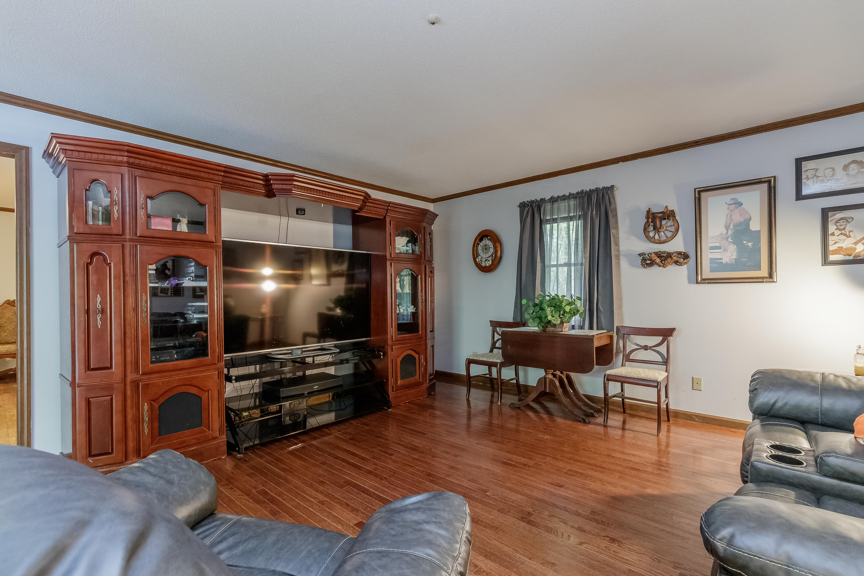 1626 Round Pond Road LaFayette, GA 30728 - Photo 8 of 46 Family Room