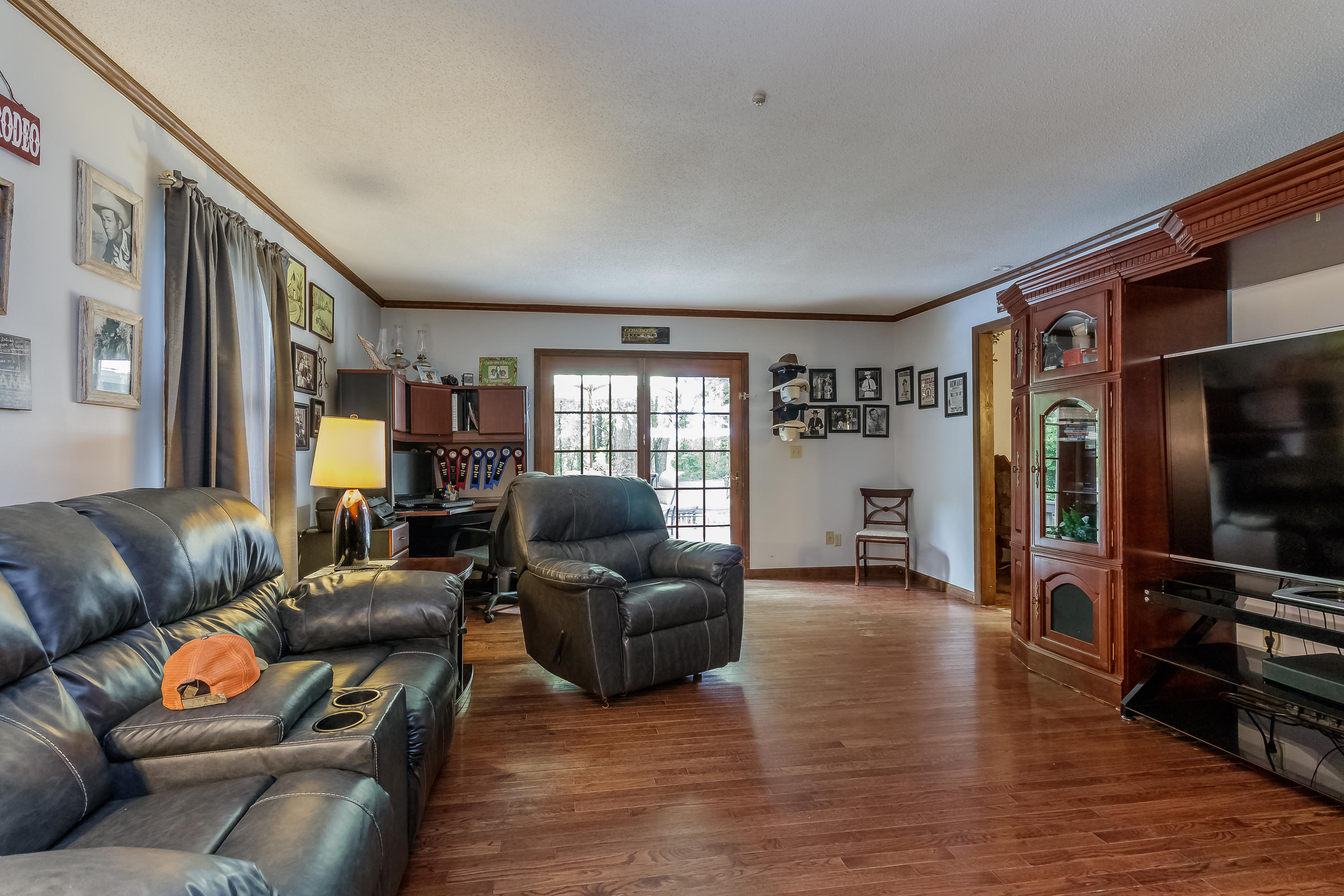 1626 Round Pond Road LaFayette, GA 30728 - Photo 9 of 46 Family Room