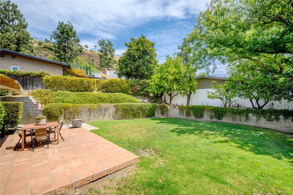3948 Markridge Road Glendale, CA 91214 - Photo 22 of 25 Gallery Image 22