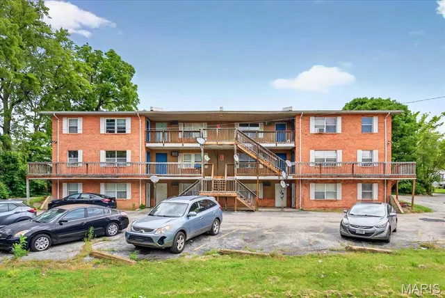 $585,000 | 25 South 76th Street, Belleville, IL 62223