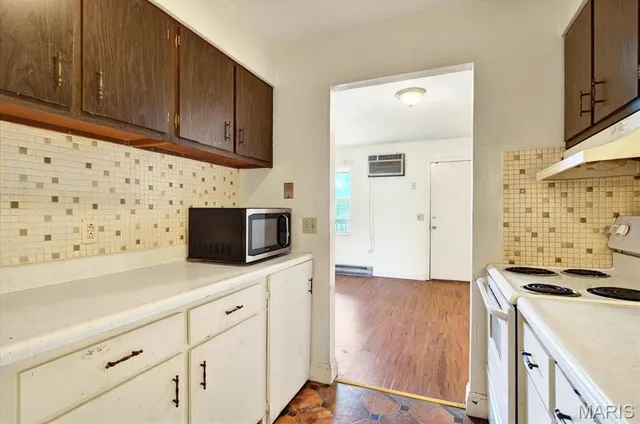 $585,000 | 25 South 76th Street, Belleville, IL 62223