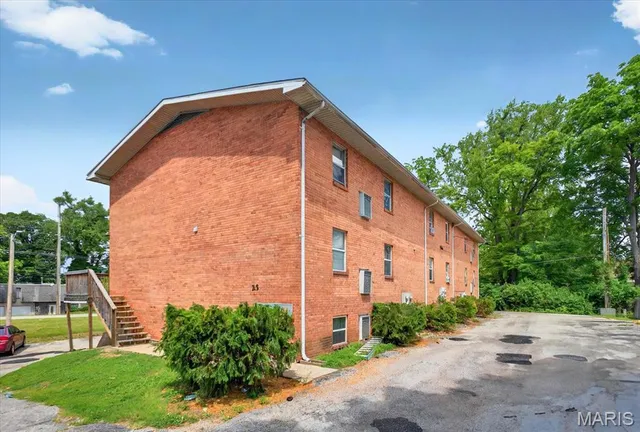 $585,000 | 25 South 76th Street, Belleville, IL 62223