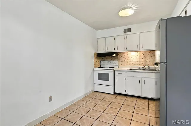 $585,000 | 25 South 76th Street, Belleville, IL 62223