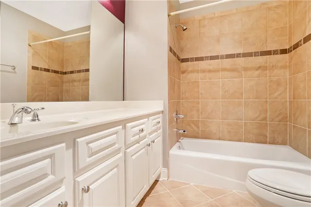 $1,050,000 | 4040 Annecy Drive Southwest, Atlanta, GA 30331