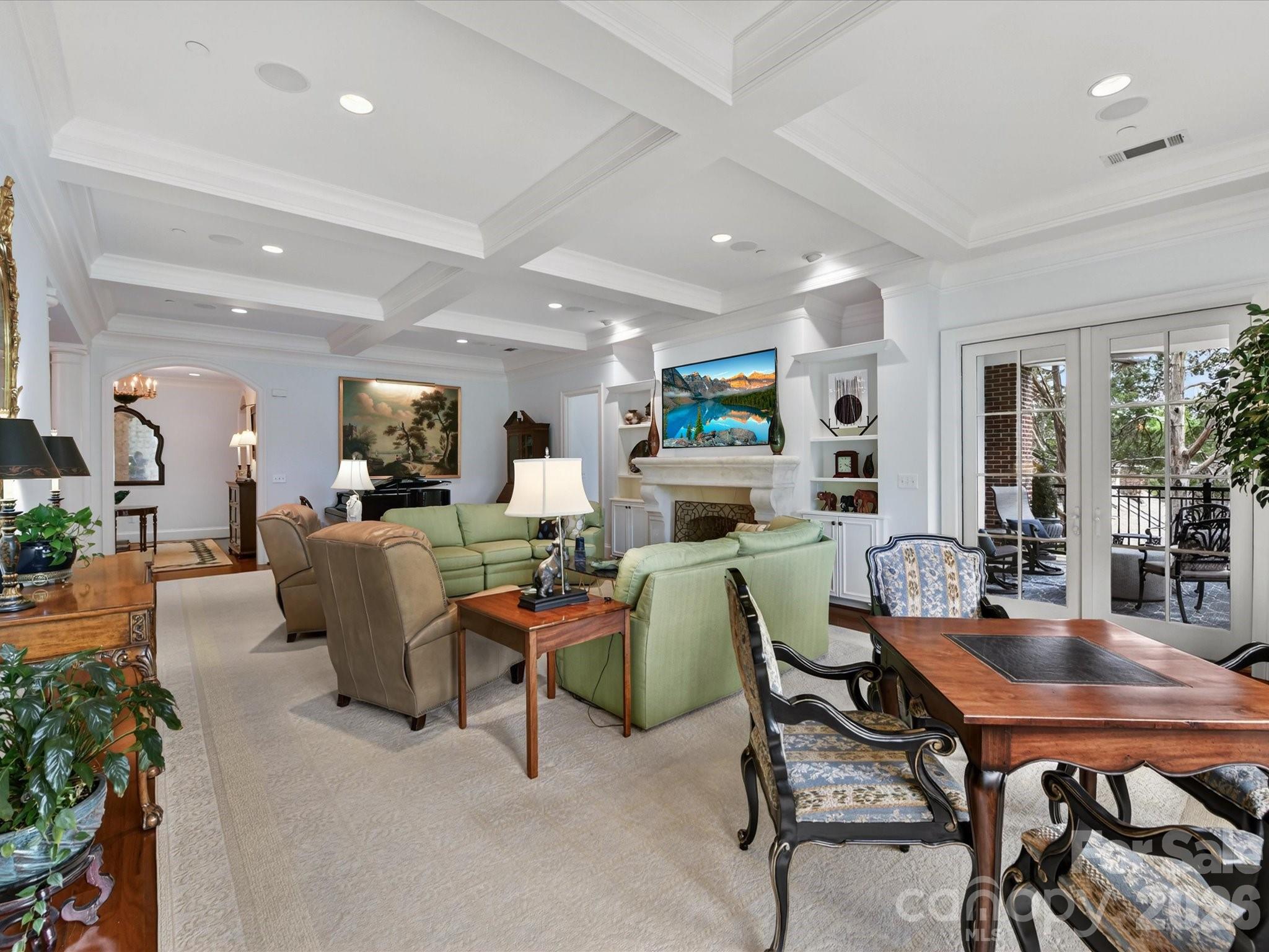 2223 Croydon Road, Unit 302 Charlotte, NC 28207 - Photo 6 of 35 Gallery Image 6