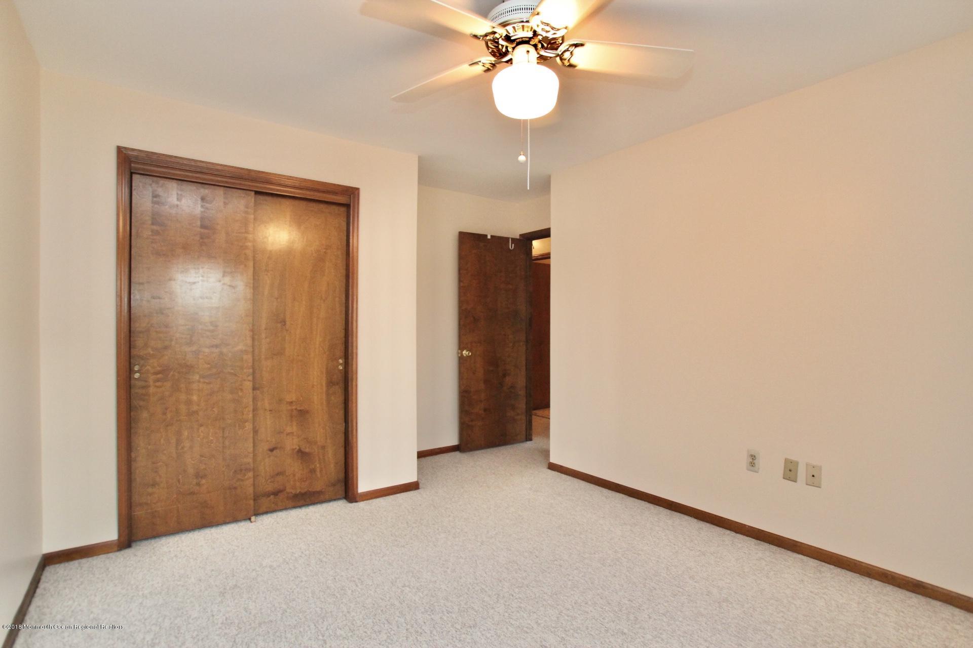20 Pinckney Road, Unit B2 Red Bank, NJ 07701 - Photo 21 of 34 IMG_2751