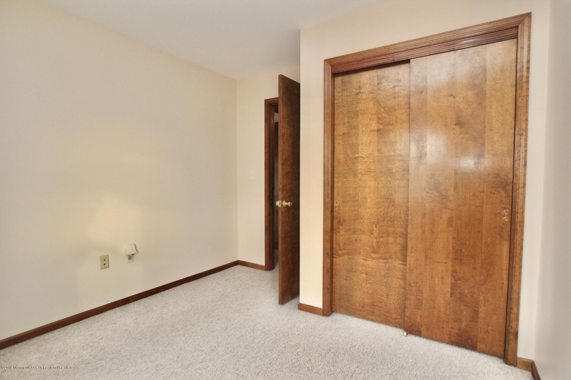 20 Pinckney Road, Unit B2 Red Bank, NJ 07701 - Photo 23 of 34 IMG_2753