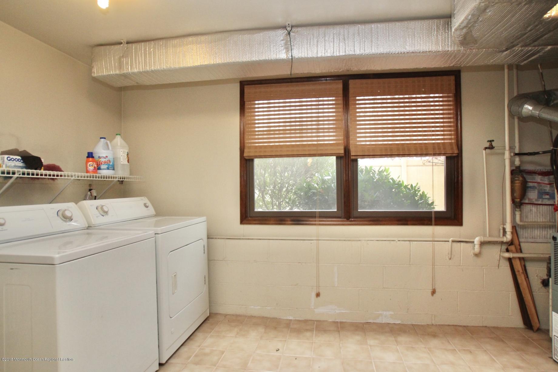 20 Pinckney Road, Unit B2 Red Bank, NJ 07701 - Photo 28 of 34 IMG_2726