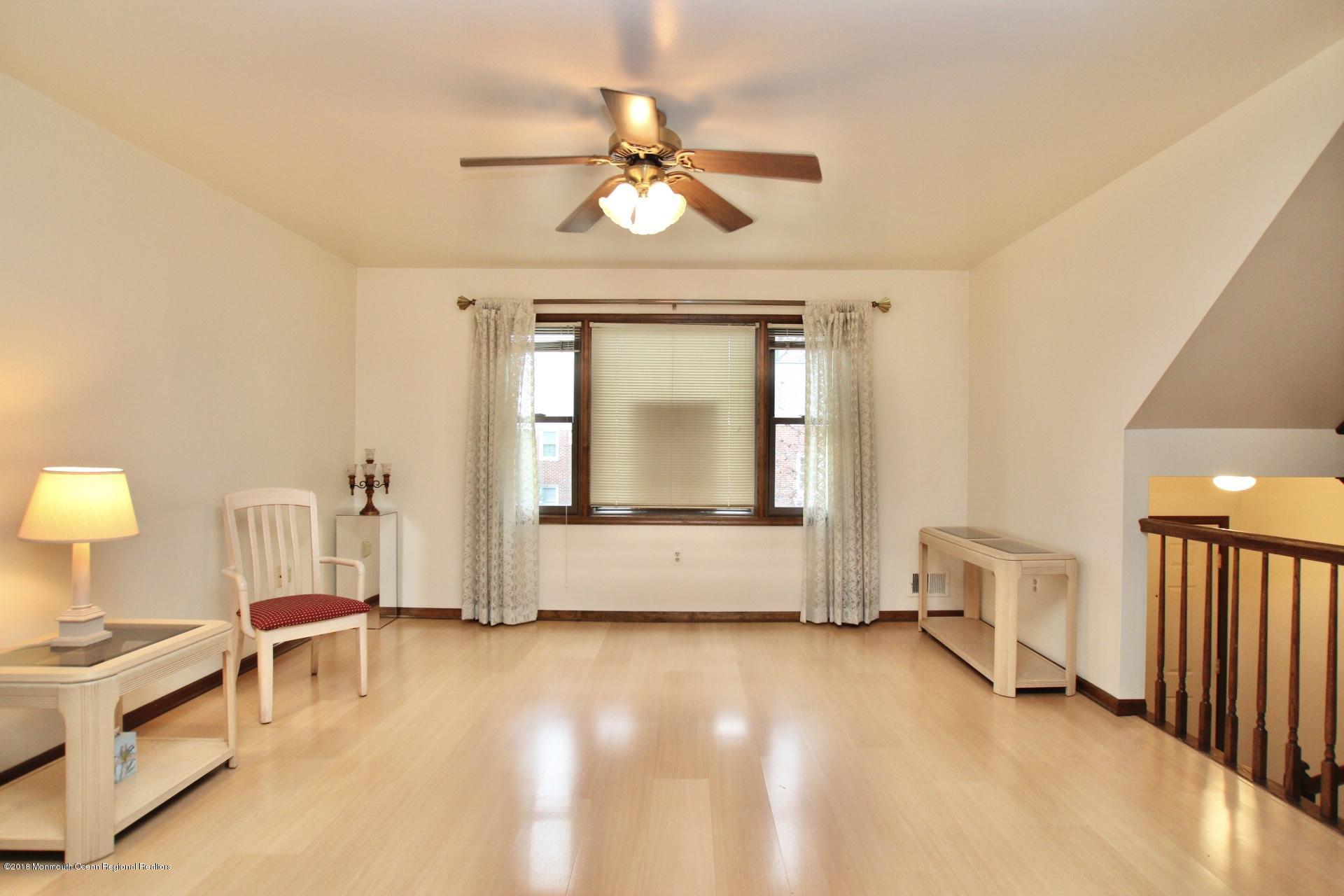 20 Pinckney Road, Unit B2 Red Bank, NJ 07701 - Photo 6 of 34 IMG_2729