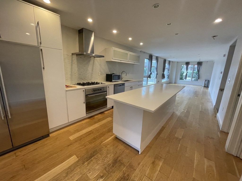 39 Thornton Street, Unit 39 Boston, MA 02119 - Photo 3 of 18