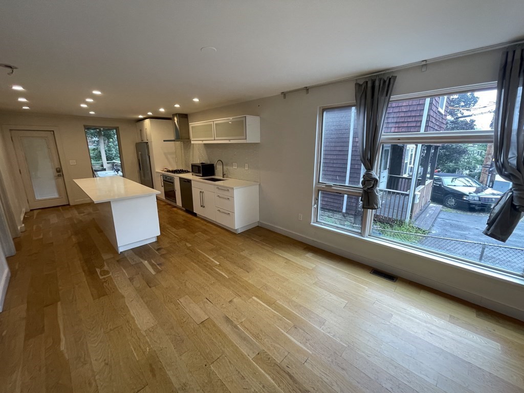 39 Thornton Street, Unit 39 Boston, MA 02119 - Photo 6 of 18