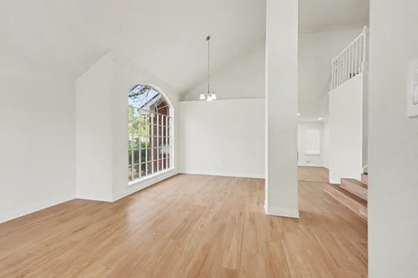 $2,500 | 8303 Lake Crystal Drive, Houston, TX 77095