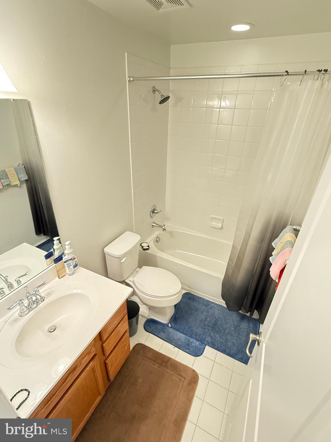 147 Old Cedarbrook Road, Unit 26 Wyncote, PA 19095 - Photo 17 of 29 3rd floor full bath