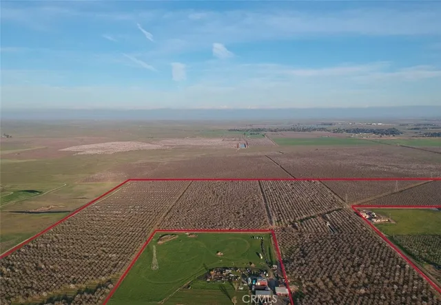 a view of an outdoor space and city view