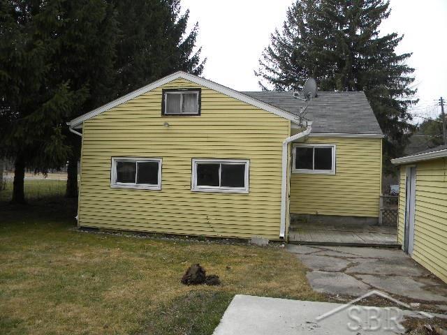 5555 Cole Road Saginaw, MI 48601 - Photo 2 of 13 31236993-1.JPG