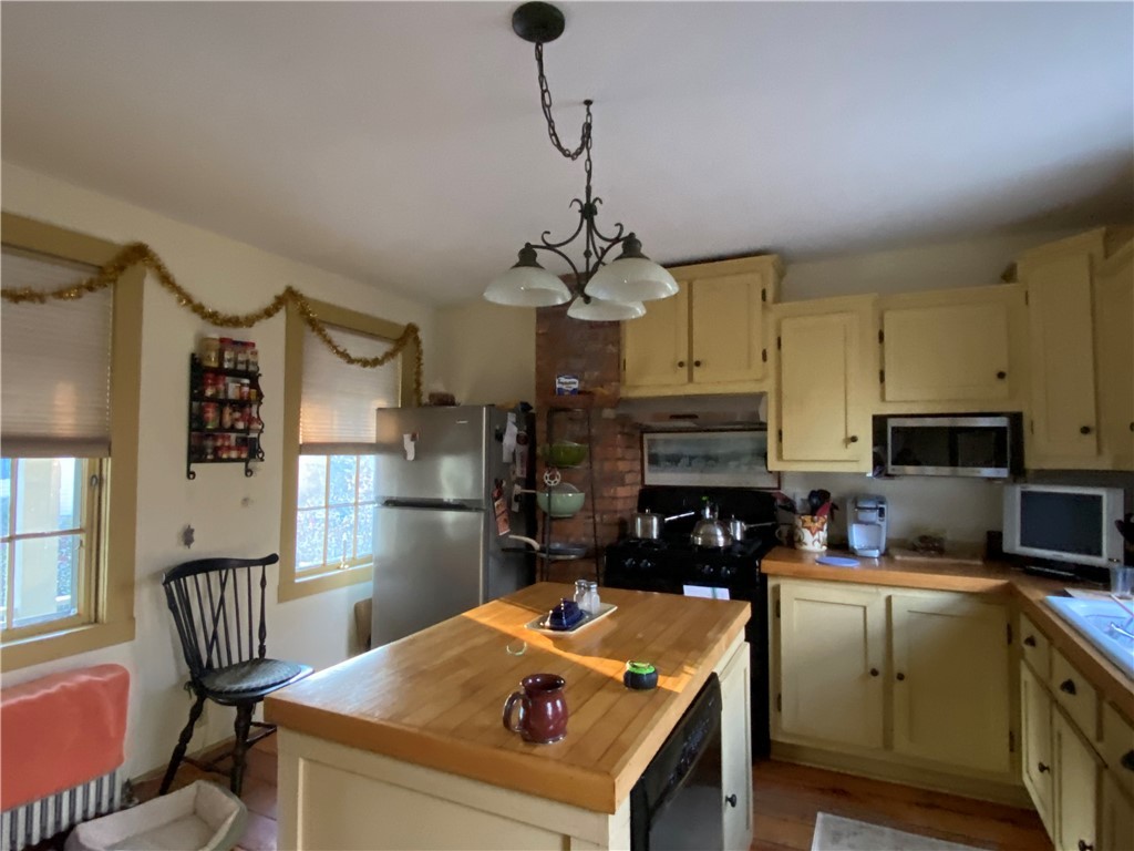 413 Field Hill Road Scituate, RI 02815 - Photo 13 of 37 Gallery Image 13