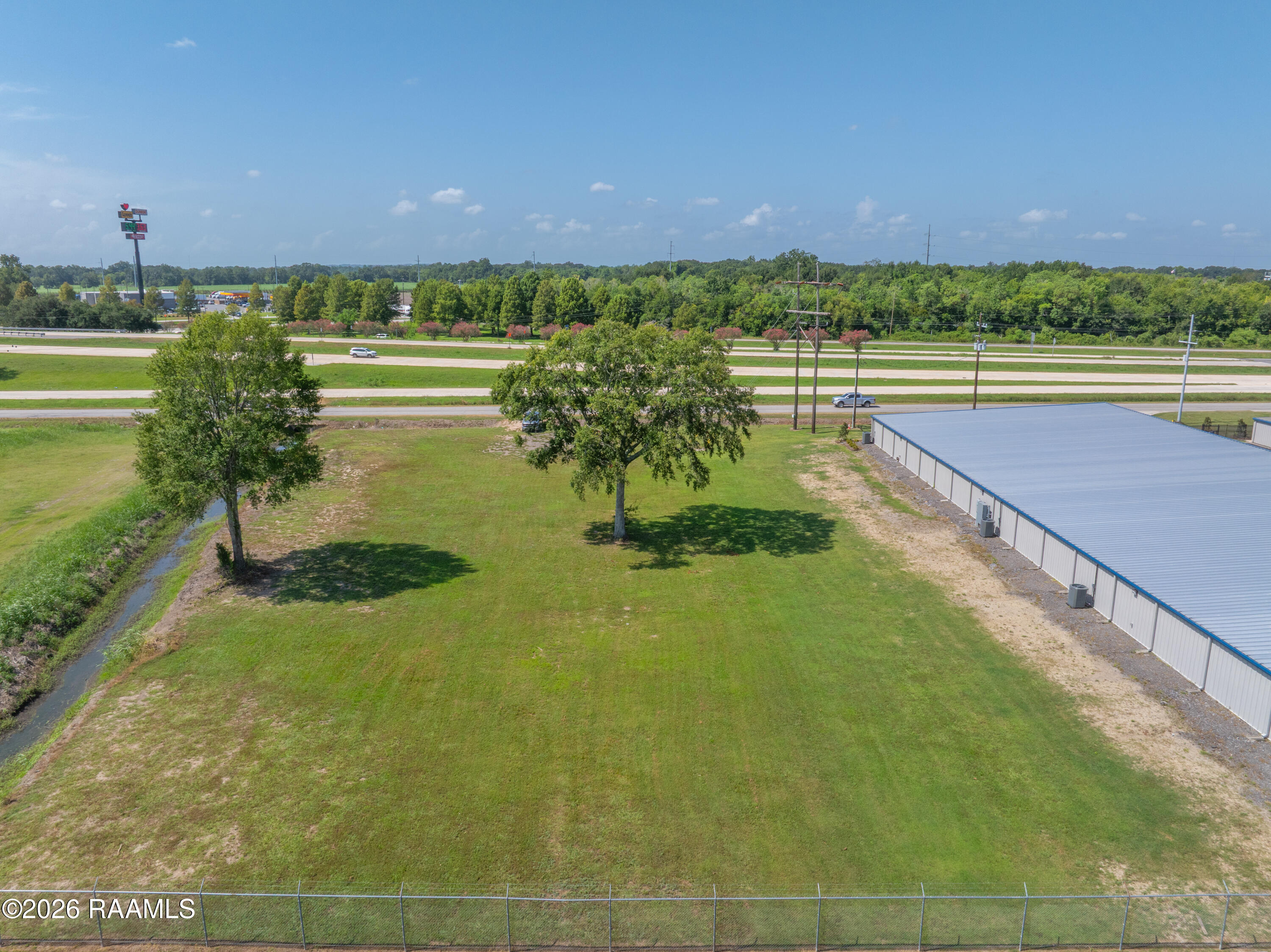 90 West Service Road New Iberia, LA 70560 - Photo 7 of 13 Rear View