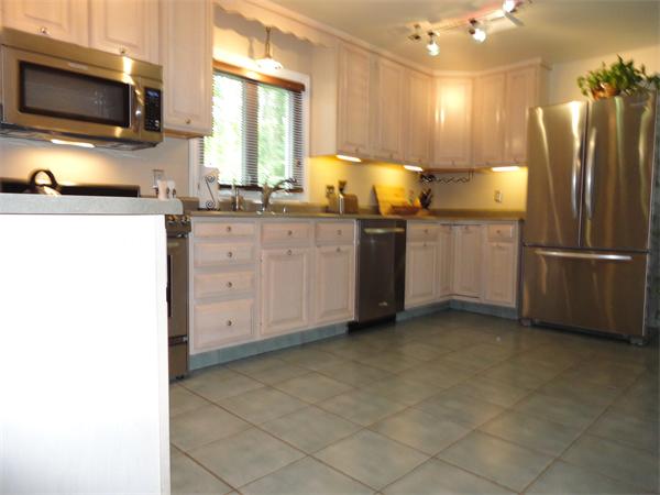 11 Barry Road Worcester, MA 01609 - Photo 7 of 28 Gallery Image 7