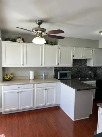 $2,100 | 3496 Willowview Court, Unit 3496, Aurora, IL 60504